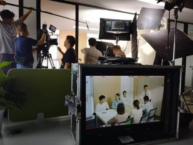 太湖县TVC拍摄公司：科技产品视觉化大师，诠释未来感与功能美学